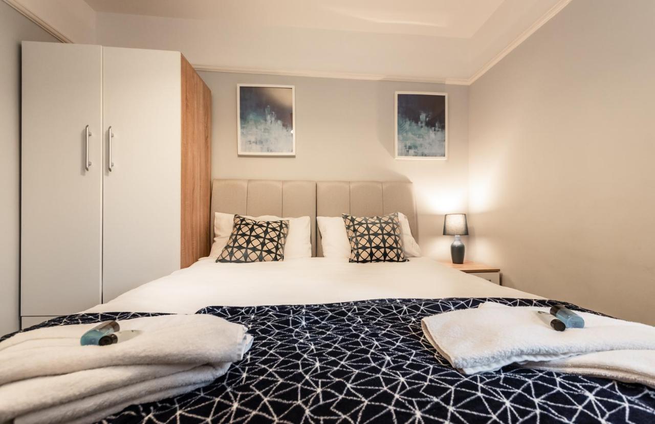 Best Price! Perfect Gunwharf Accommodation - 5 Single Beds Or Kingsize Free Parking 포츠머스 외부 사진