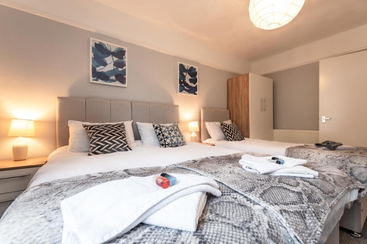 Best Price! Perfect Gunwharf Accommodation - 5 Single Beds Or Kingsize Free Parking 포츠머스 외부 사진
