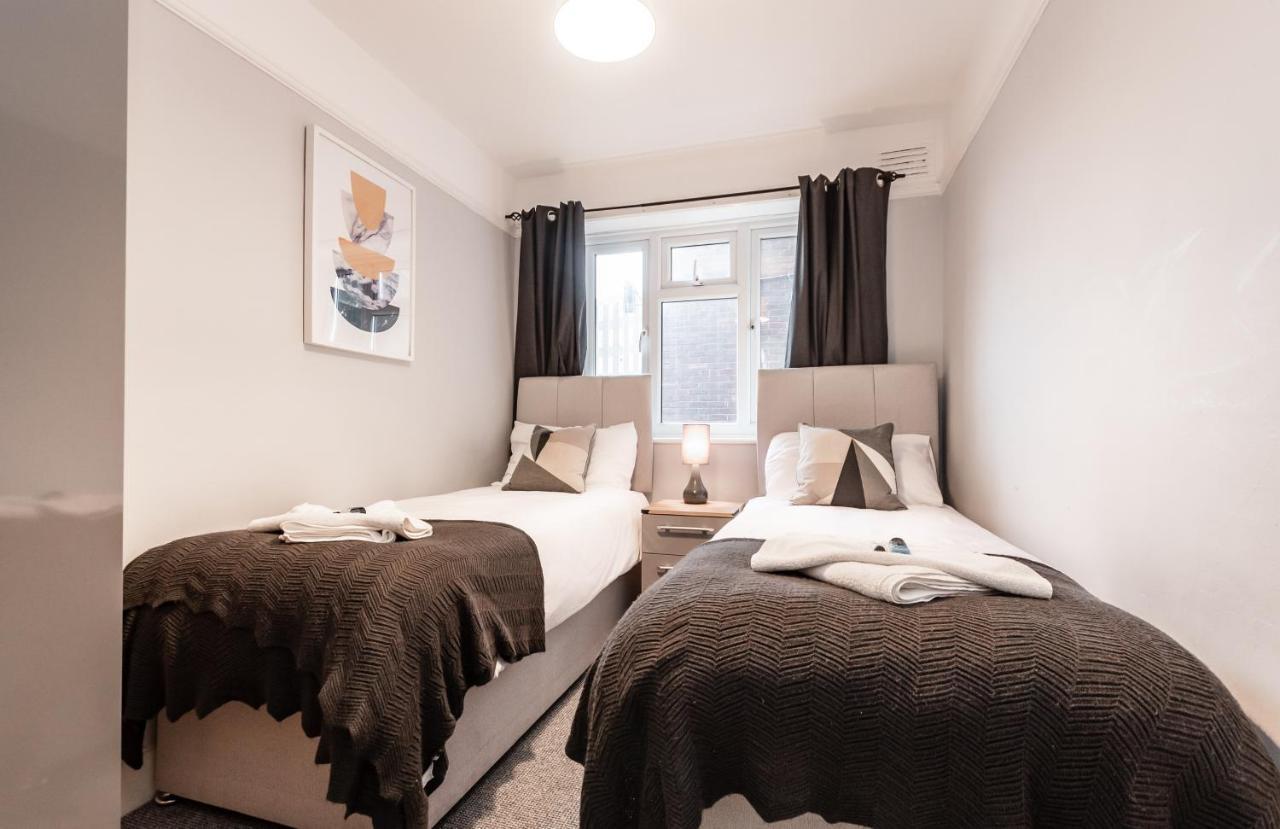Best Price! Perfect Gunwharf Accommodation - 5 Single Beds Or Kingsize Free Parking 포츠머스 외부 사진
