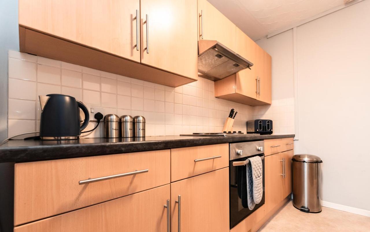 Best Price! Perfect Gunwharf Accommodation - 5 Single Beds Or Kingsize Free Parking 포츠머스 외부 사진