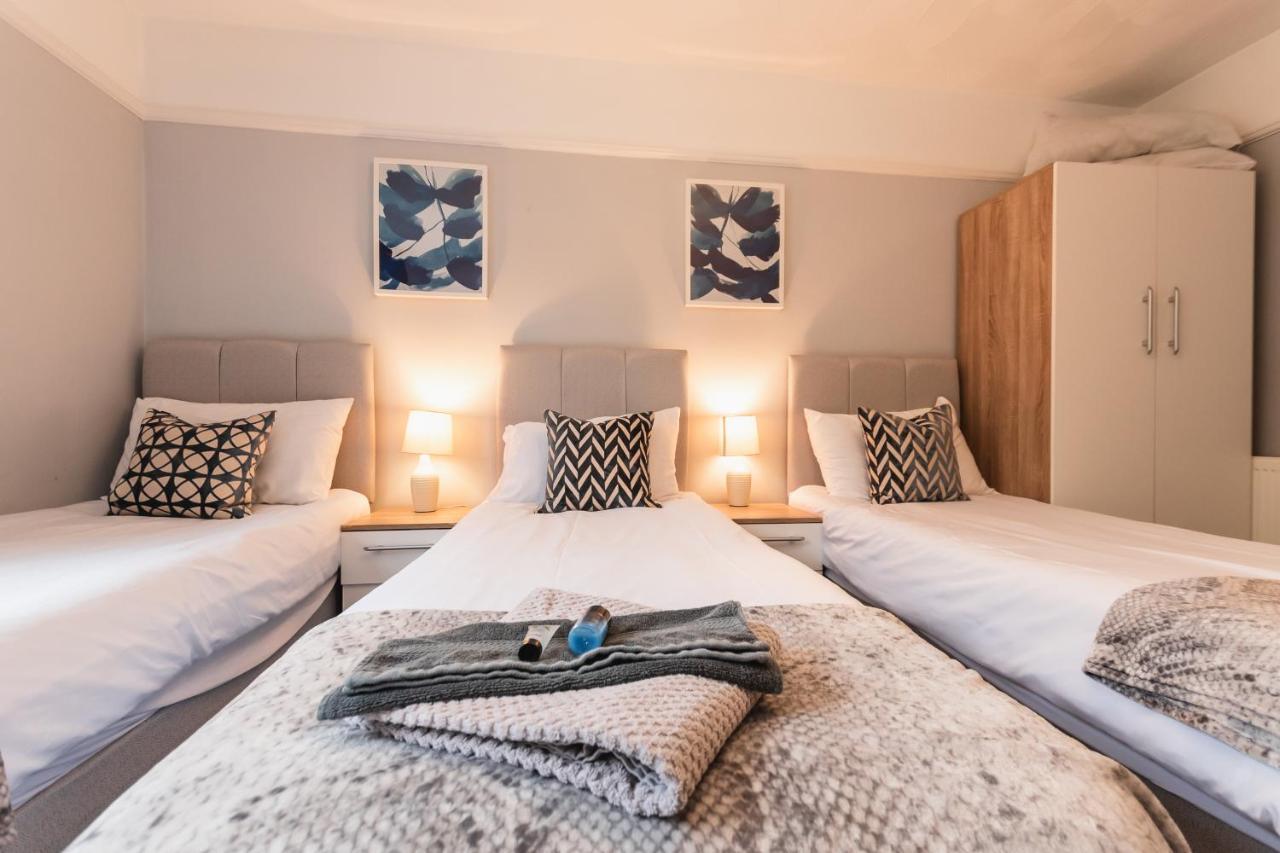 Best Price! Perfect Gunwharf Accommodation - 5 Single Beds Or Kingsize Free Parking 포츠머스 외부 사진