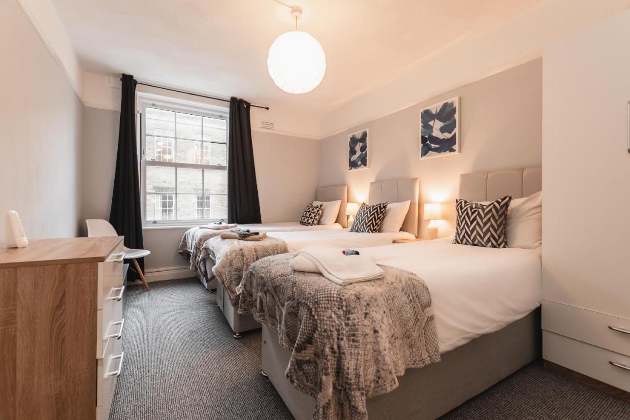 Best Price! Perfect Gunwharf Accommodation - 5 Single Beds Or Kingsize Free Parking 포츠머스 외부 사진