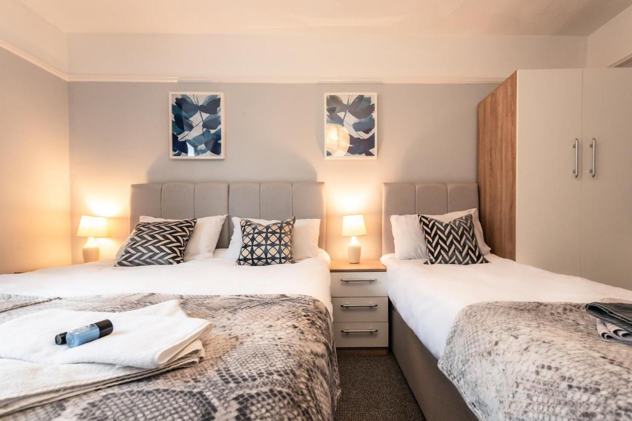 Best Price! Perfect Gunwharf Accommodation - 5 Single Beds Or Kingsize Free Parking 포츠머스 외부 사진