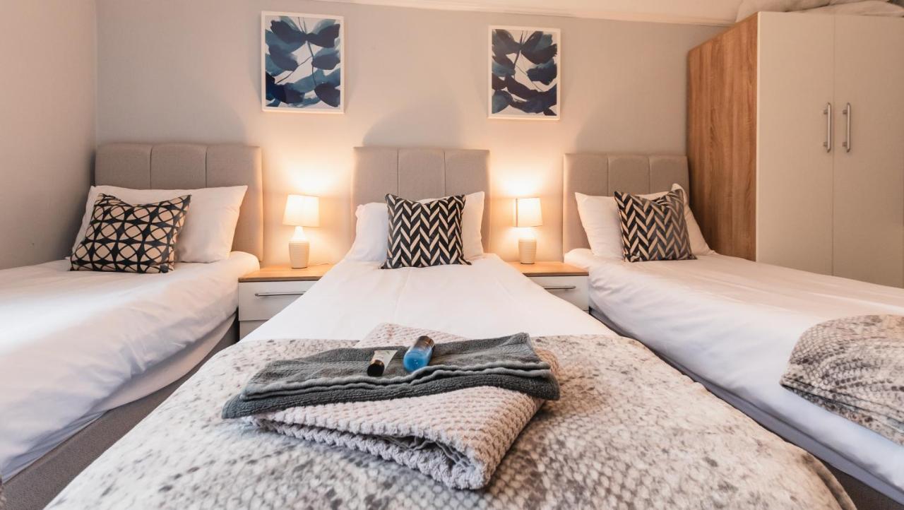 Best Price! Perfect Gunwharf Accommodation - 5 Single Beds Or Kingsize Free Parking 포츠머스 외부 사진