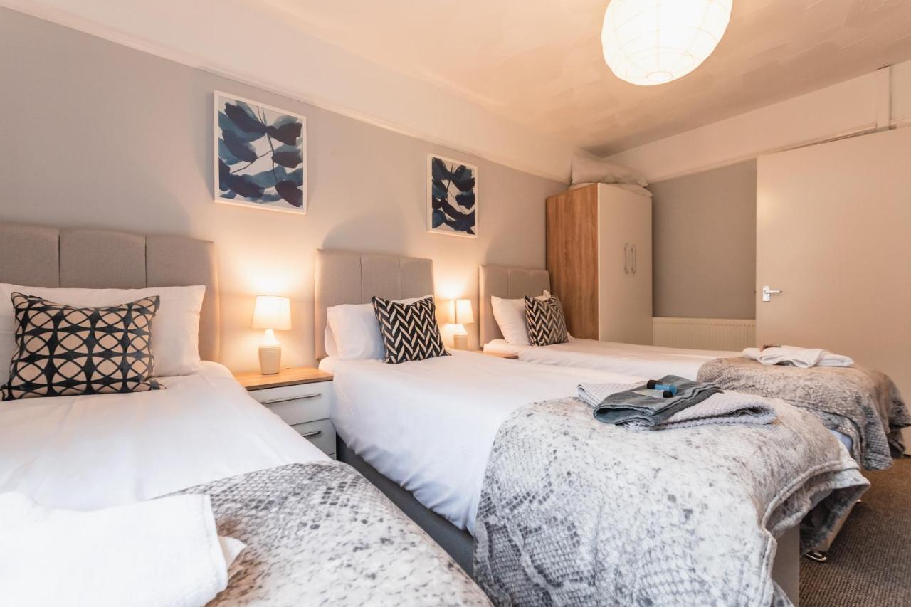 Best Price! Perfect Gunwharf Accommodation - 5 Single Beds Or Kingsize Free Parking 포츠머스 외부 사진