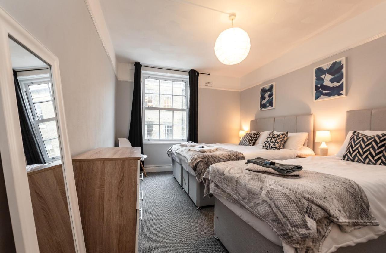 Best Price! Perfect Gunwharf Accommodation - 5 Single Beds Or Kingsize Free Parking 포츠머스 외부 사진
