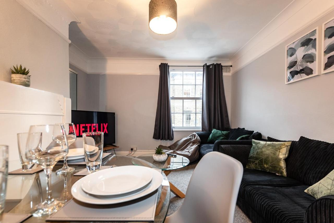 Best Price! Perfect Gunwharf Accommodation - 5 Single Beds Or Kingsize Free Parking 포츠머스 외부 사진