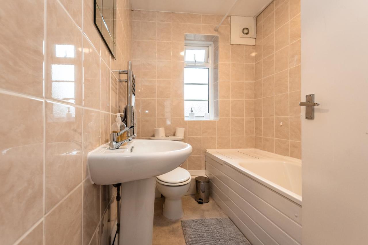 Best Price! Perfect Gunwharf Accommodation - 5 Single Beds Or Kingsize Free Parking 포츠머스 외부 사진
