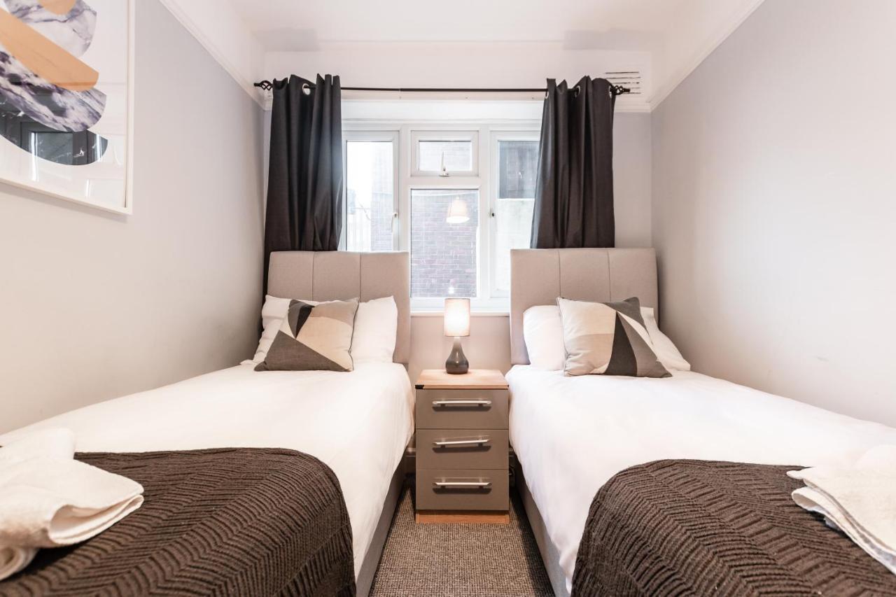 Best Price! Perfect Gunwharf Accommodation - 5 Single Beds Or Kingsize Free Parking 포츠머스 외부 사진